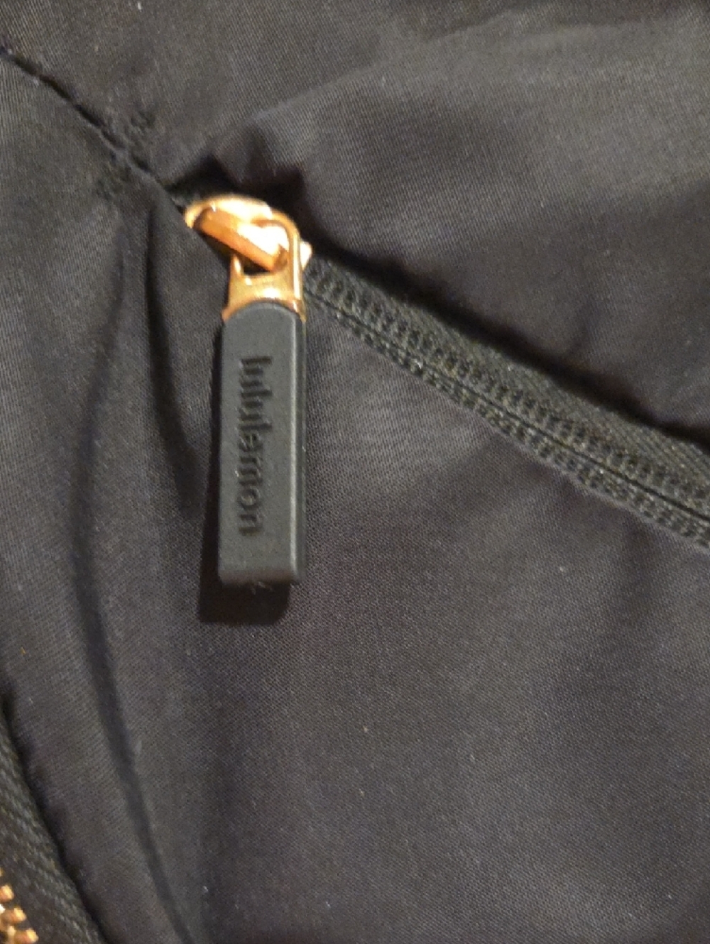 lululemon athletica Black Crossbody Bag with Rose Gold Hardware - Picture 5 of 6
